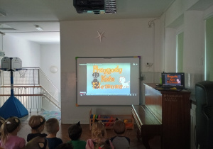 Dzieci poznają przygody kota Filemona i Bonifacego