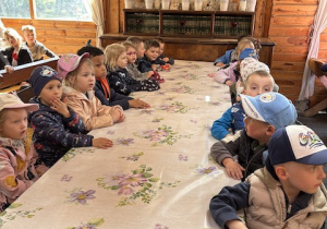 Dzieci z grupy II na wycieczce.