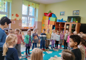 Zabawa Iskierka w kole