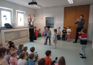 Dzieci, które zgłosiły się do ,,kręcenia filmu''