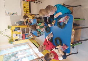 Dzieci podczas warsztatów