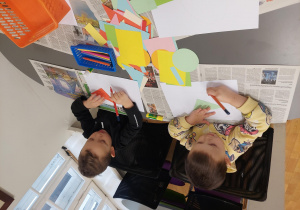 Dzieci podczas warsztatów