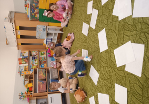 Dzieci odgadują imiona bajkowych misiów