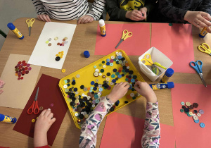 Wykonywanie pracy z guzików