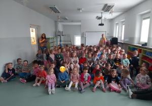 Dzieci na audycji muzycznej