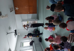 Czara waltorni jako czapka