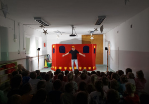 Przedstawienie ,,Księżniczka na ziarnku grochu"