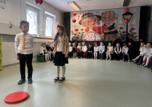 Dzieci recytują wiersze