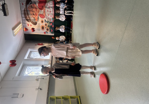 Dzieci recytują wiersze