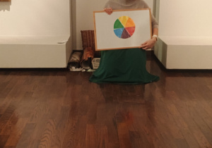 Dzieci określają kolory podstawowe i pochodne