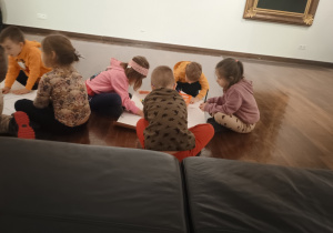 Dzieci zmieniają kolorystykę znanego obrazu
