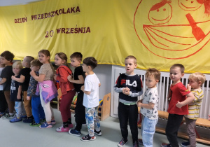 Tańczymy i śpiewamy do piosenki Krasnoludek